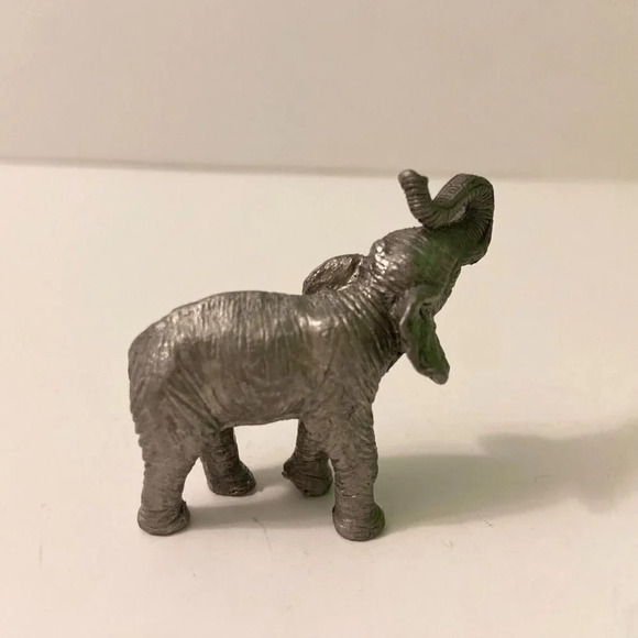Vintage Lot of  2 Mini Pewter Elephant Figurines 2 Inch Size Trunk Up Figures - Picture 12 of 14